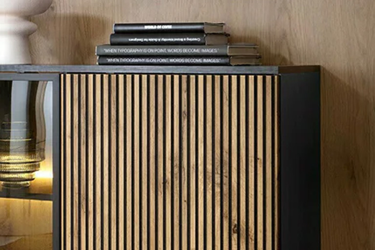 Sa žlebovima ili užlebljenim letvicama